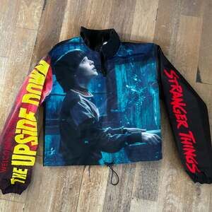 Stranger Things Netflix Will Byers Graphic Half-Zip Windbreaker Jacket Size S